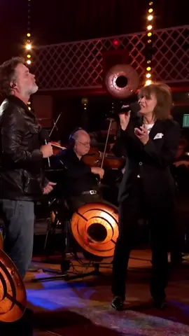 Always On My Mind with @Rufus Wainwright in the @BBC Radio 2 Piano Room, watch the full performance on YouTube.  The new album Chrissie Hynde & Pals - Duets Special is out now! #ChrissieHynde #RufusWainwright #Cover #Orchestra #NewMusic 