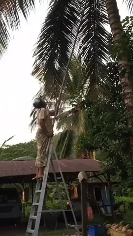 อุบัติเหตุเกิดขึ้นได้ทุกเมื่อ😂🤣 #คนไทยเป็นคนตลก #ตลกๆขําๆ55 #มีมตลก #fpyシ #เปิดการมองเห็นเถอะ 