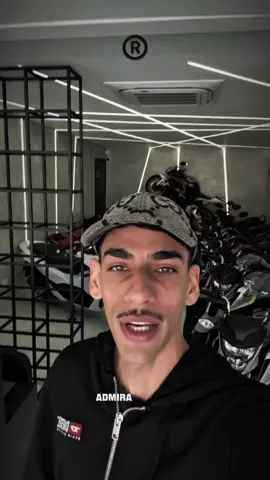 VIGIA QUEM É TEU AMIGO! 🎭🧠 . . . . . . . . #visão #ricardomuniz #paidograu #grau #grauderua                      