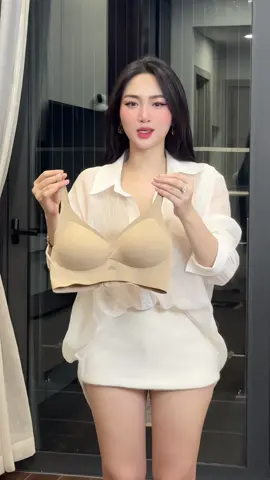 Bà nào mặc vào xuyên thấuuu mà sợ lộ bra thì vào đây tui chỉ cách cho #bratanghinh #brakhonglovien #xuhuong 