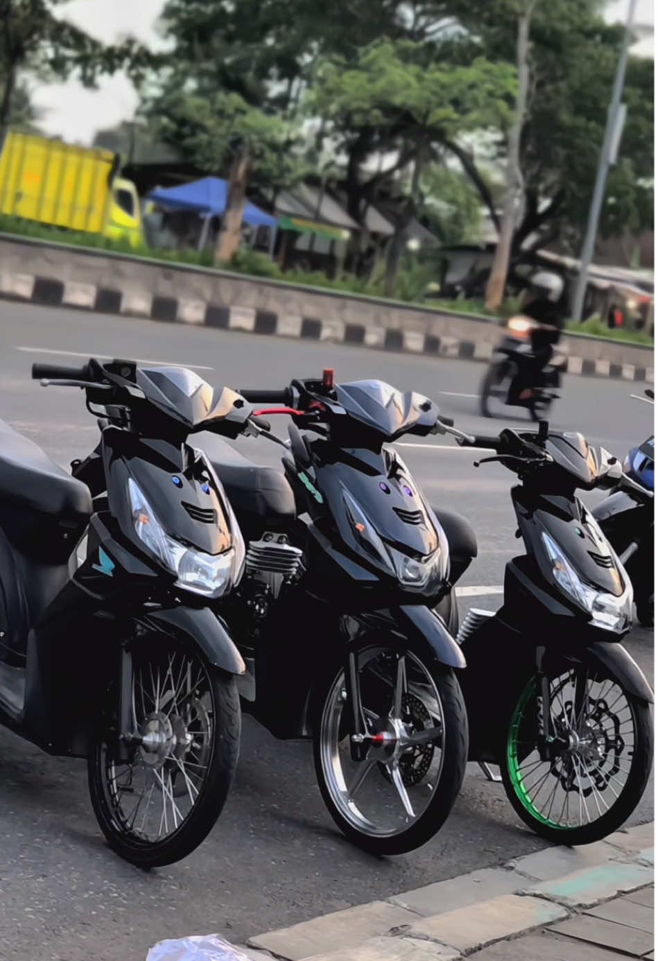 trio hitam nih😋🖤 #promoseruweekend #masukberanda #fyp #beatkarbu #beatkarbumodifikasi #r17style #tsid🇮🇩 #penggunaring17 #fypdonggggggg #fyppppppppppppppppppppppp @Silent.SS @PanggilAjaBraa 