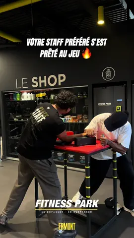 TON ÉQUIPE PRÉFÉRÉE S’EST PRÊTÉE AU JEU…🔥 Petite session bras de fer en interne pour chauffer les bras ! Des duels improbables, de la mauvaise foi et beaucoup de fou rire 🤣 Dis-nous en commentaire : t’aurais misé sur qui ? 👇🏽 Et retrouve nous dans ton Fitness Park Ermont 🔥 https://www.fitnesspark.fr/club/ermont/ #brasdefer #fitnesspark #ermont #sedepasser #sesurpasser   
