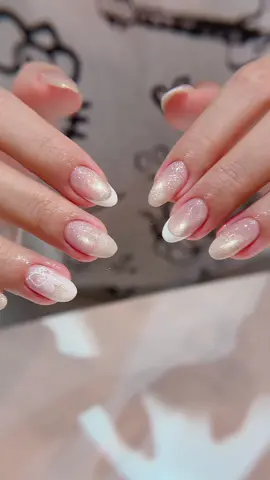Nhìn cái áo của bả là biết thích hello kitty cỡ nào 🤭🤭 #nail #xuhuong 