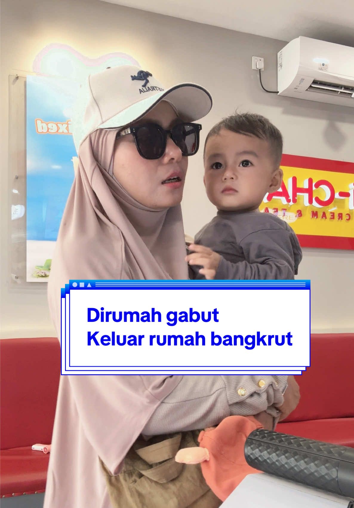 Kalian team yang mana ? Aku keluar atau dirumah sama aja 🤣 #keluarrumahbangkrut #dirumahbangkrut #pov #ibuibukrelate #kontenpaket 