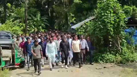 মিরসরাই উপজেলা, চট্টগ্রাম উত্তর ১০ নং মিঠানালা ইউনিয়নে  আগুনে পুড়ে যাওয়া পরিবারের মাঝে তারেক রহমানের নির্দেশনায় আর্থিক সহায়তা প্রদান করা হয়, এতে উপস্থিত ছিলেন মিরসরাই উপজেলা বিএনপির সদস্য সচিব আজিজুর রহমান চৌধুরী, উপজেলা বিএনপির সম্মানিত সদস্য জিহাদ আমিন খান ও চট্টগ্রাম উত্তর জেলা ছাত্রদলের সাধারণ সম্পাদক সরোয়ার হোসেন রুবেল সহ  মিরসরাই উপজেলা বিএনপি ছাত্রদল যুবদল সেচ্ছাসেবক দলের নেতৃবৃন্দ। শনিবার, অক্টোবর,১৮, ২০২৫  BNP Media Cell Bangladesh Nationalist Party-BNP #NewsUp#NewsUpdatediaCell