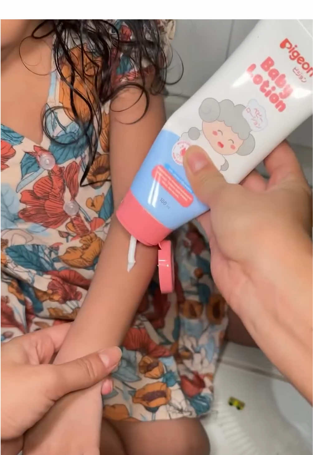 Ternyata ini rahasia kulit si kecil sehat dan lembab‼️😍 Yaitu Pigeon Baby Lotion‼️😍 Buktikan sendiri ya Moms‼️🛒💨 #promoseruweekend #pigeonbabycare #pigeonindonesia #pigeonbabylotion #newborn 