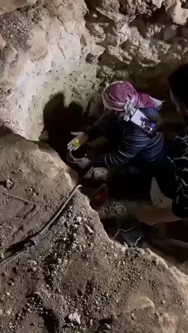 لحظة العثور على جرة ذهب 
