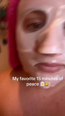 Nothing beats a quiet night, candles lit, and my Cosyuree face mask on 🕯️💆‍♀️ It’s like a facial in a pouch — deeply hydrating, calming, and leaves my skin glowing for hours. If your skin’s tired, this is your sign to slow down and mask up 💧✨ #CosyureeMask #SpaNightVibes #RelaxingRoutine #SelfCareSunday #HydratingGlow