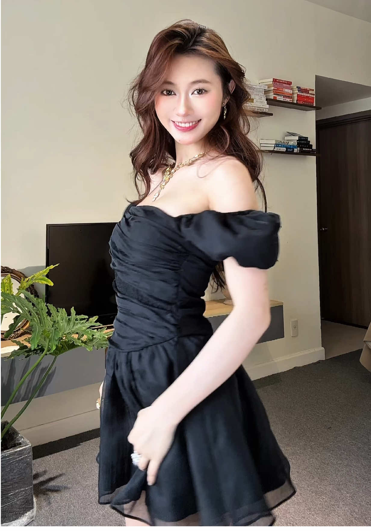 Em nhép ko hay em nhảy cũng chẳng giỏi, em có váy xinh thôi 😆