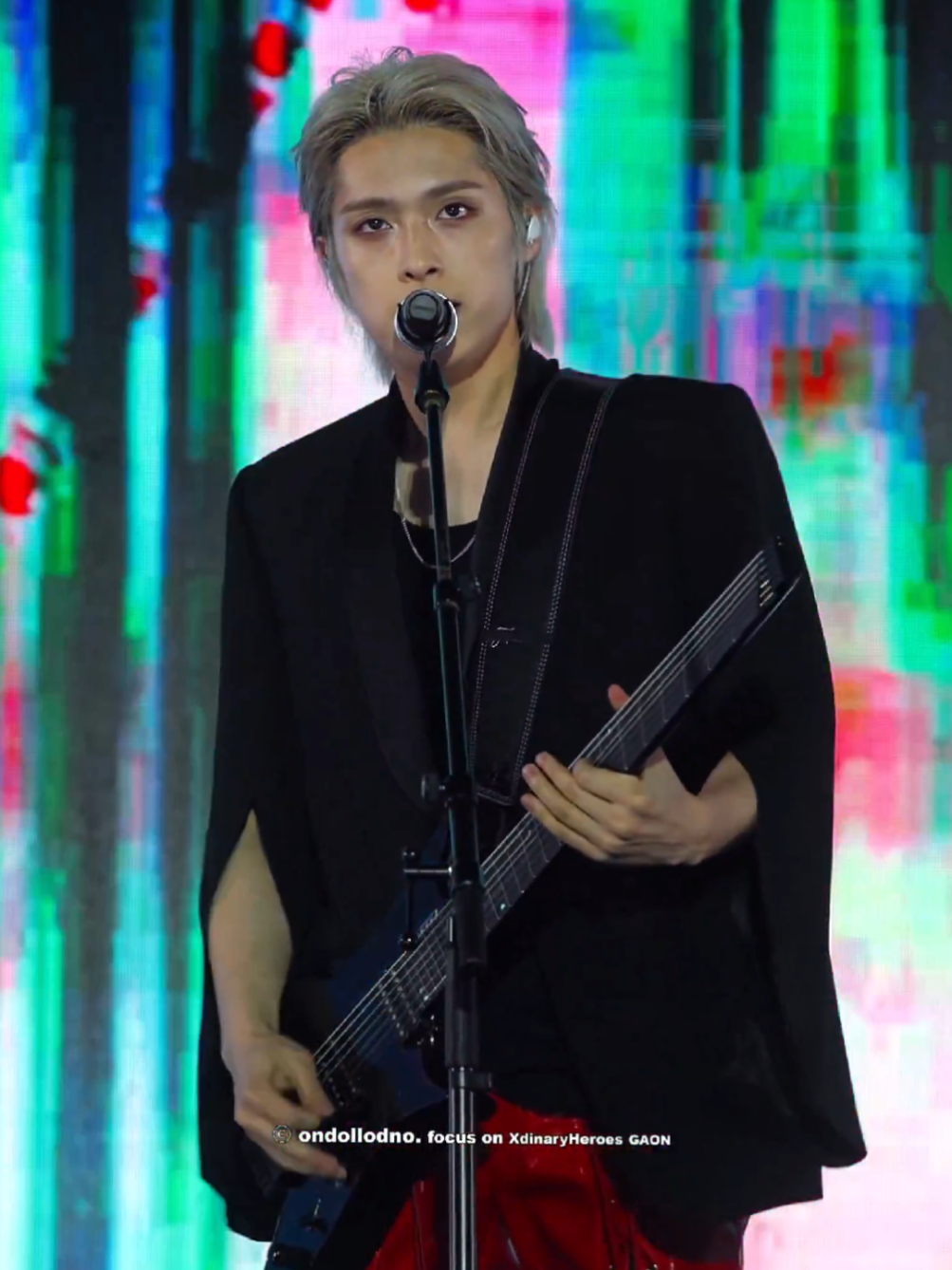 Debut juga nih gitar baru 🤸🏼‍♀️ #gaon #xdinaryheroes 