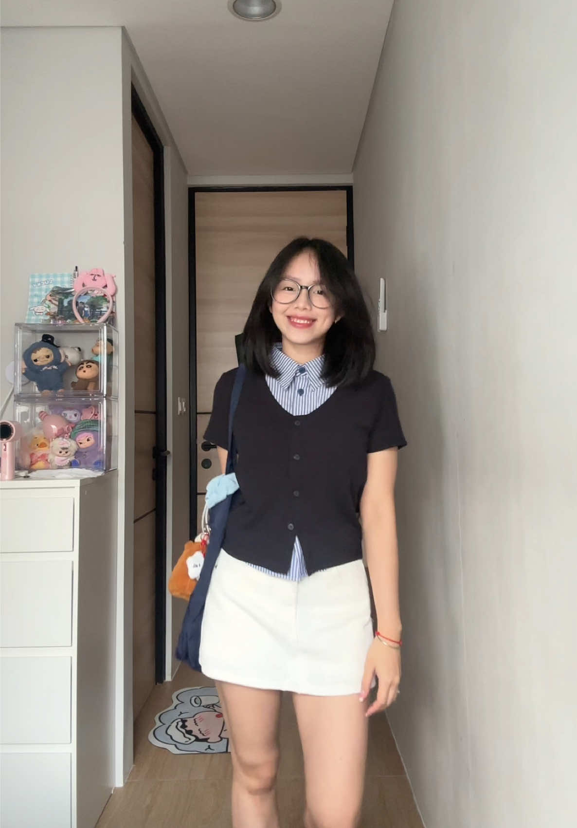 Kalian sndiri yah yg minta aku ngeracunin kemeja ini ...