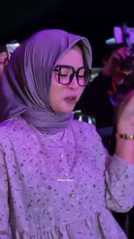 ternyata memang kau tercipta bulan untuku