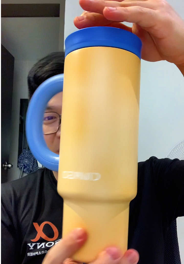 Civago tumbler. Large capacity. Have handle. Easy to carry to anywhere. #tumbler #botolair #civagobottle #civagotumbler #civago 