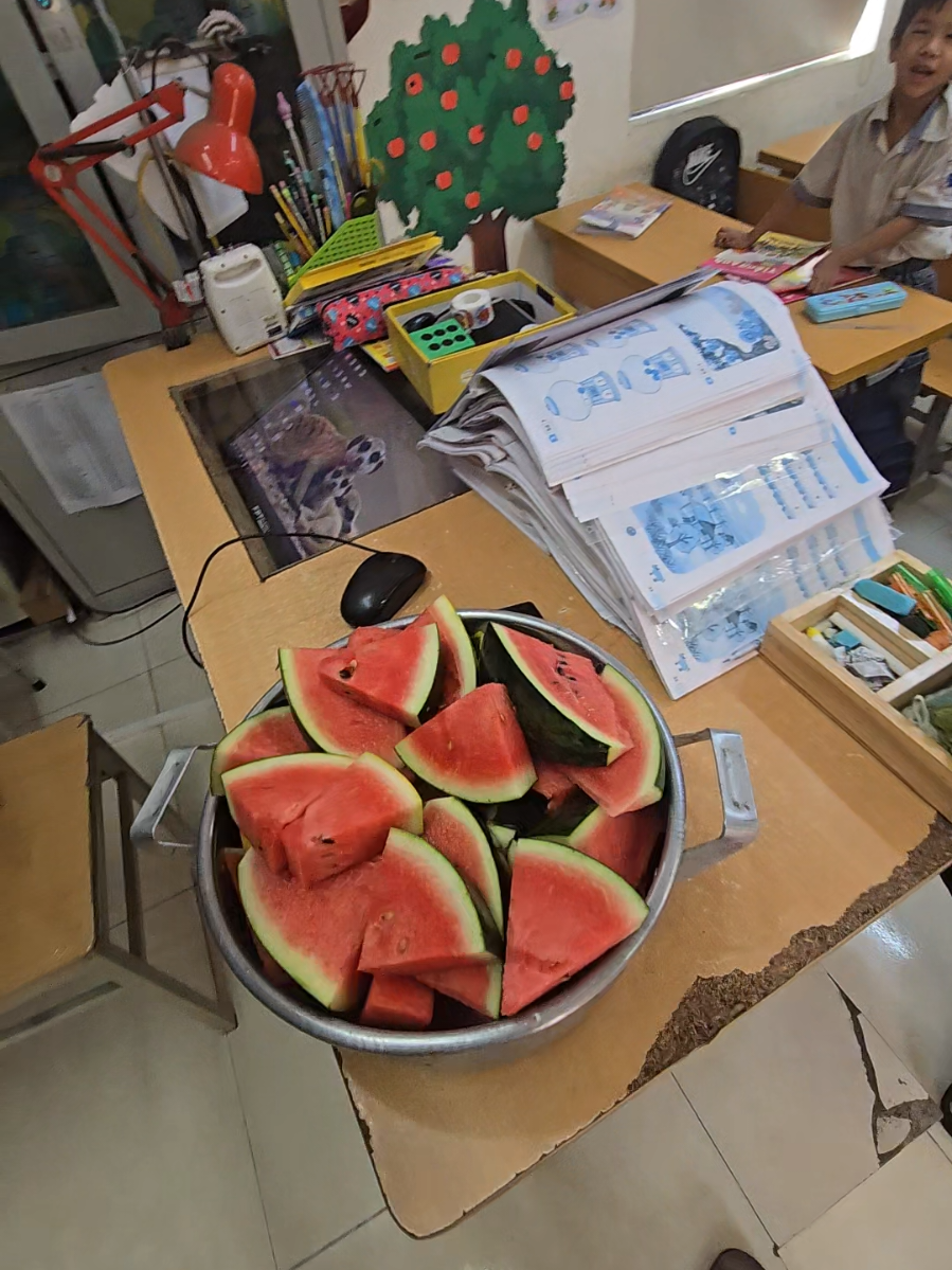 Here is why I love teaching in Vietnam 🇻🇳 😍 ❤️ 😋😋 you will never get angry even at school 🏫 🤪😂🇻🇳😍 #vietnam #viralvideo  #teachinvietnam #viet #fyp 