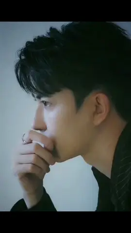 Tổng tài của tui ko mang vibe bá đạo, cool ngầu...mà mang phong thái ôn nhu, đậm chất thế gia thư hương, danh gia vọng tộc...tổng tài này kiểu....ko giỏi vvvõ...chỉ giỏi văn thôi 🤭🤭🤭 #justicefor于朦胧 #justiceforvumonglung #justiceforyumenglong #justiceforalanyumenglong  #justiceforalanyu @Năm Ấy !!! có YuMengLung @Năm Ấy !!! có YuMengLung @Năm Ấy !!! có YuMengLung 