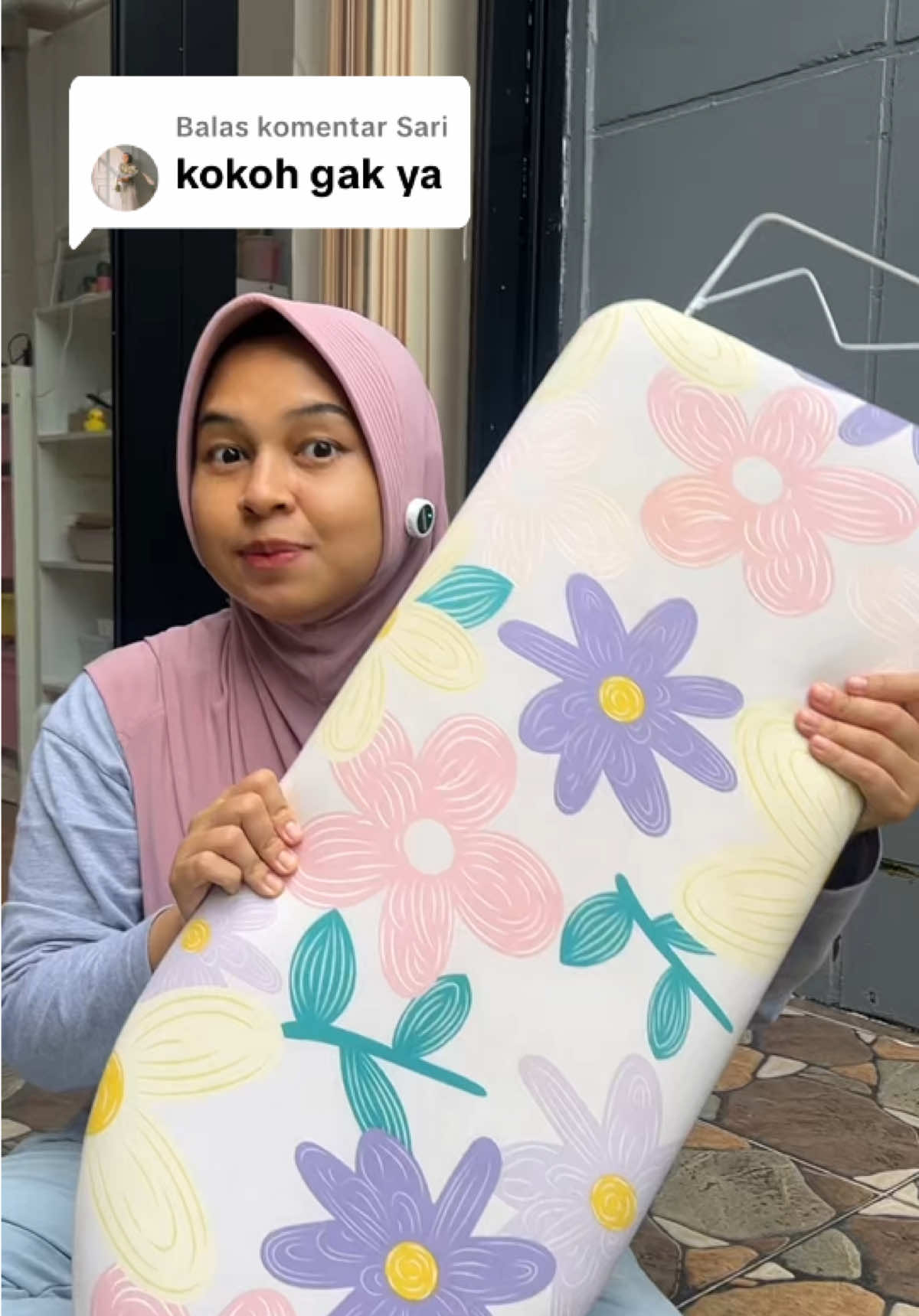 Membalas @Sari ini lumayan kokoh bundaa. Kaki2nya besi yaa 🤗 #mejasetrika #alassetrika #setrika #alassetrikamurah 