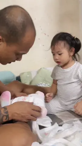 Bạn Cho Con Con Kẹo Thì Con Yêu. Chỉ Vì Cái Kẹo Yêu Luôn 🤣🤣🤣#xuhuongtiktok #xuhuongnghềtàixế #LongTaxi🥰 