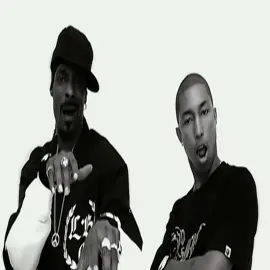 I love when these 2 collab #snoopdogg #pharrell #pharrellwilliams #snoop #dropitlikeitshot 
