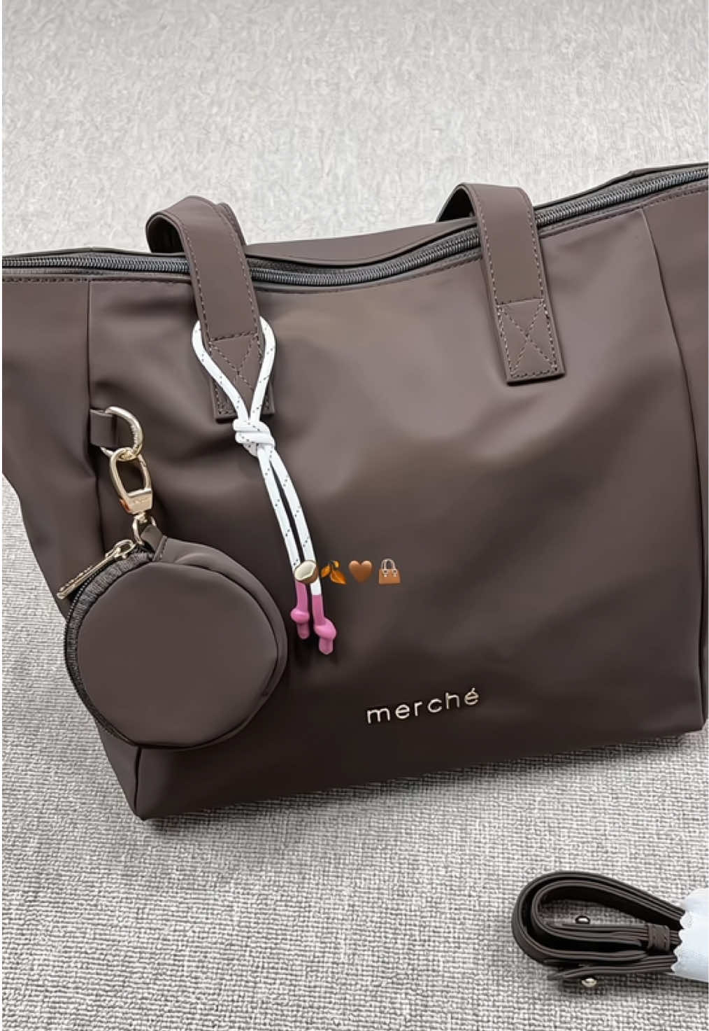 Dipake kuliah atau kerja tetap oke🤎#totebag #totebagaesthetic #taswanita #OOTD 