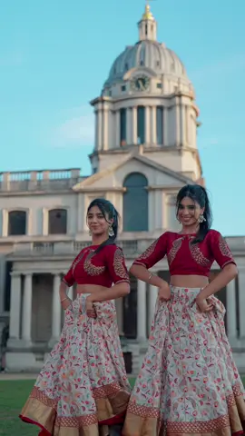 In LOVE with this choreo by @Manpreet Toor 🤍….Been watching her since the beginning! Had to reacreate it!  Videography: @jithin.photography1  Beautiful outfit by: @ALWAYS RAAS  Jewellery: @The Jewellery Trunk  #teamvleenam #dance #twins #manpreettoor #mainepayalhaichhankai 