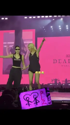 The heart 😭😭#jennie #rosé #fyp #blackpinkworldtour #paratii 