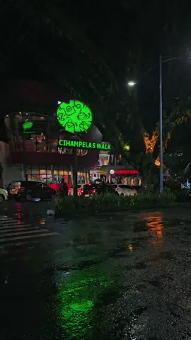 bandung dengan segala kenangannya #bandung #bandunghits #cihampelasbandung 