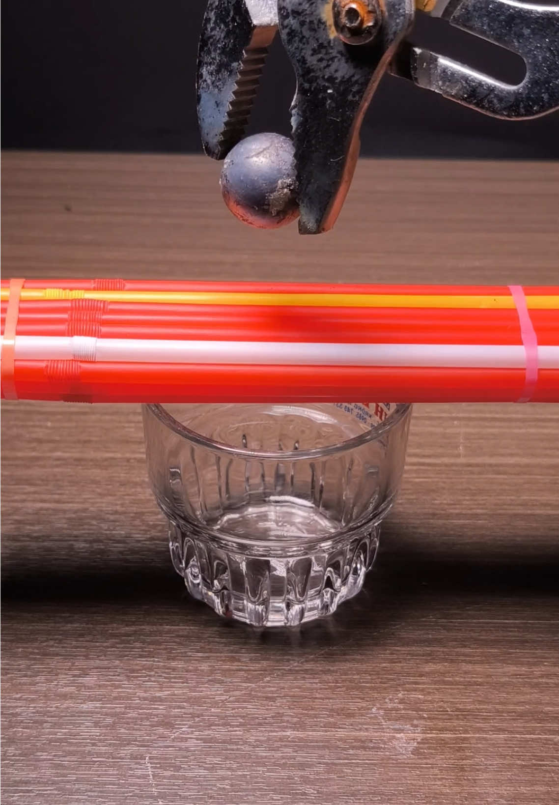 1000°C RHCB vs Straws #satisfying #experiment #asmr #asmrsounds #rhcb 