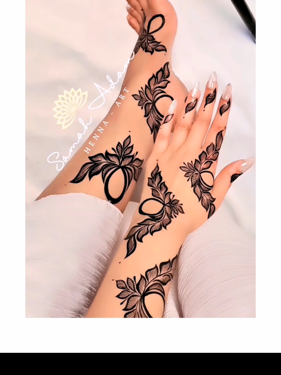 ورجعنا بي شكل جديد ❤️🔥 كيف نضيف الصفق مع الخطوط 💜 تعلم رسم الحنة بحب و احترافية للتسجيل في الدورةالتدريبية لتعليم الحنة من البداية للأحتراف للتسجيل راسلنا على رسائل الصفحة 