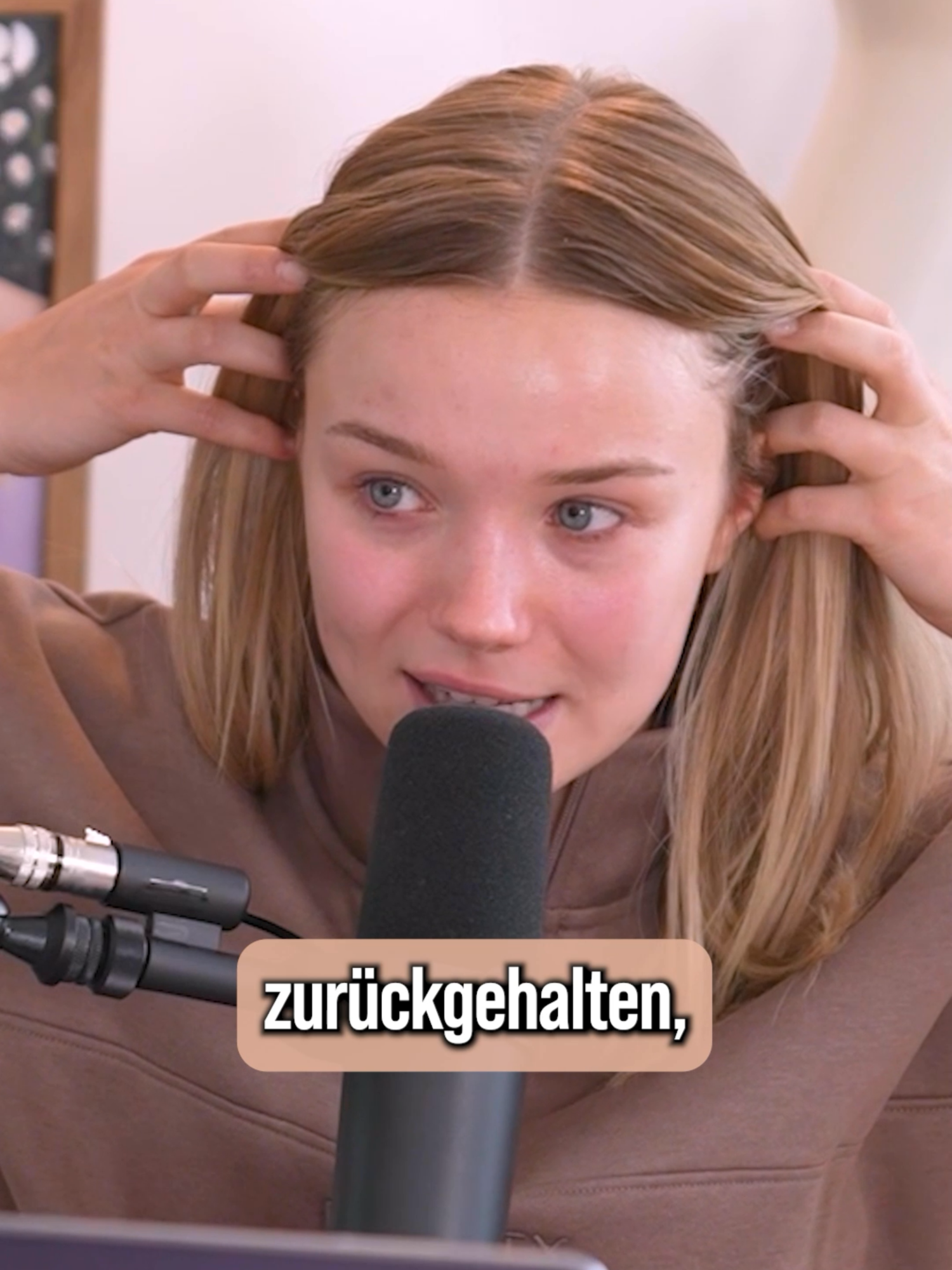 Schlüssel verloren 😱🔑 #dienervigen #dienervigenpodcast #juliabeautx #joeysjungle #storytime #schlüssel #platzregen #wurst