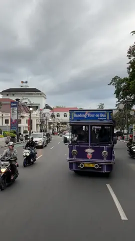 Setiap sudut dikota bandung sangat aesthetic🤍 #bandung#sudutkota#bandros#kenangan