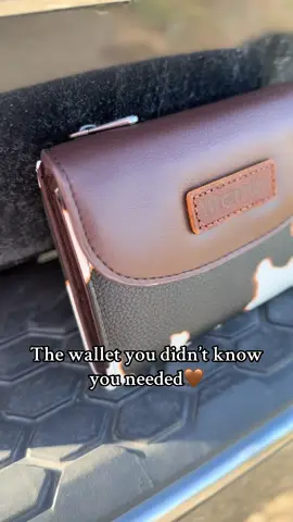 & this wallet is HUGE on the inside🥰 #wallet #brown #cowprint #wrangler #western 