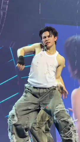 Aaaaaaaaaaaaa 🥵🥵🥵🔥🔥🔥❤️‍🔥❤️‍🔥❤️‍🔥 LYKN RISE AT DUSK #LYKNDuskAndDawnConcertD1 #LYKN  #williamjkp   @Zloty 