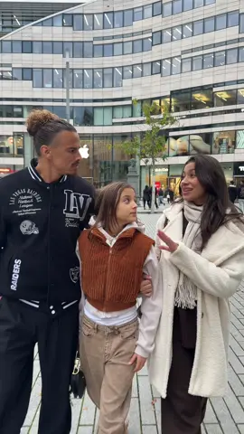 When @Kaorydesole comes from Dubai to tell us something important 😂😂😂 #rolfkfamily 