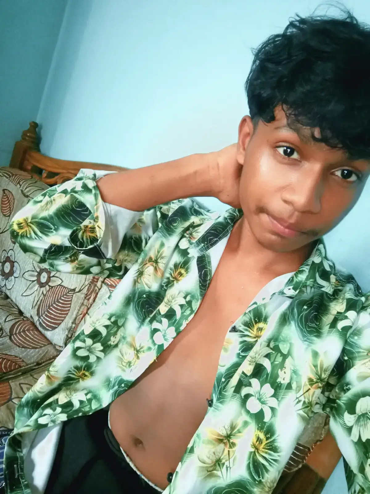 আজকে কালো বলে কেউ ভালোবাসতে চাই না সুন্দর হলে সবাই ভালো আসতো এটাই বাস্তব 😭😭😭🥹