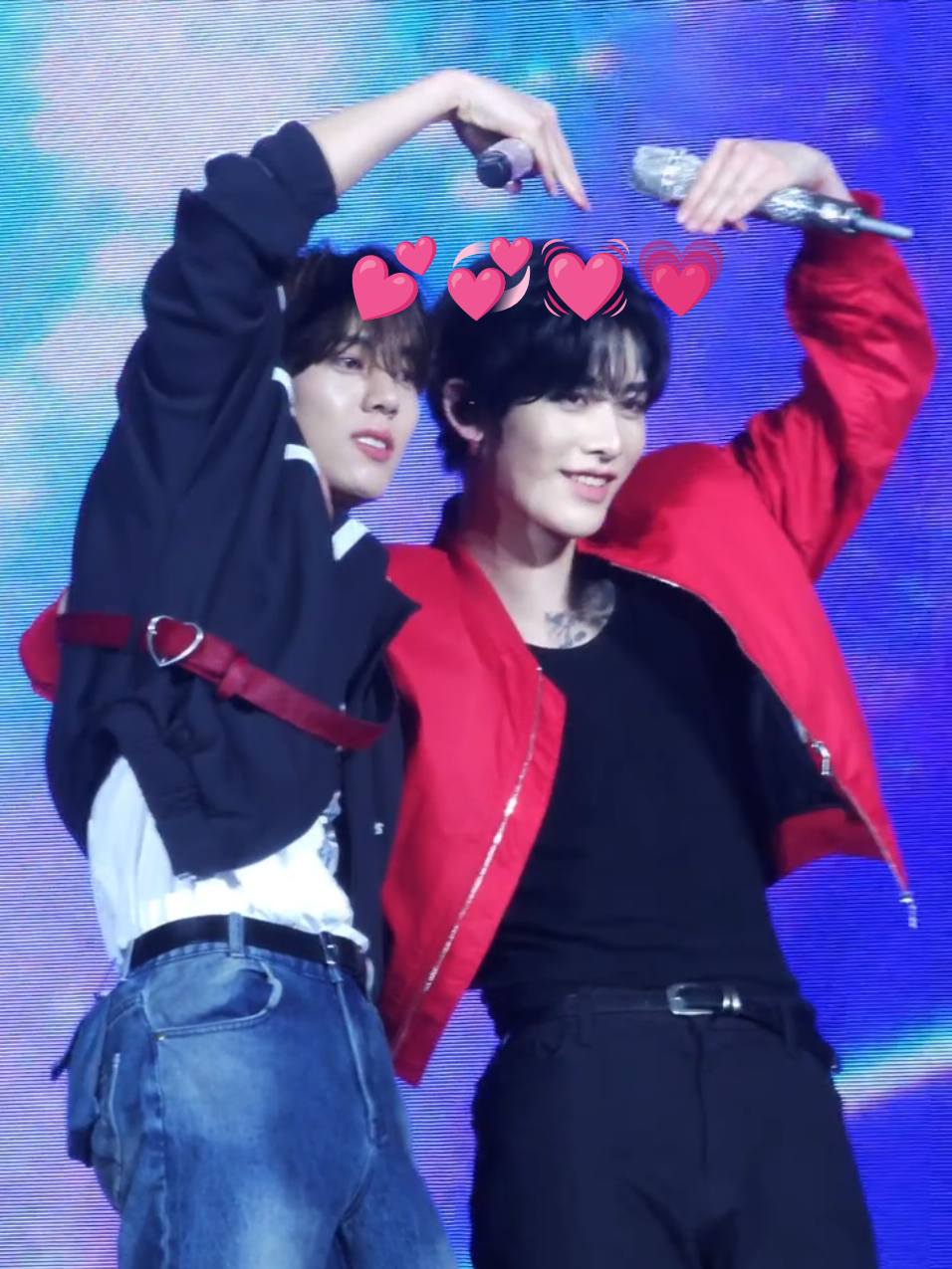 full of the younger-vibe energy #yujin was just here foolishly waiting for his brother #rickyzb1 to arrive. Perfect vibe #bangkok #worldtour #fansign 