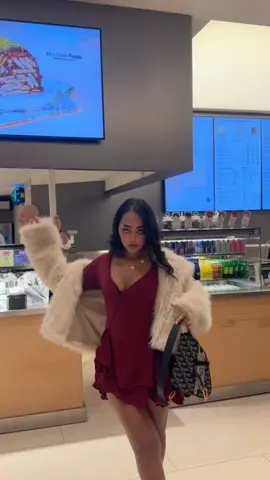 Miss queen 👸🏻 #saronayelign #ceoofsaronstyles #actress #model #fashion @Saron_styles 