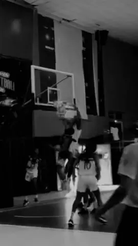 Yh I know it’s blurry but still… #fyp #basketball #poster #dunk