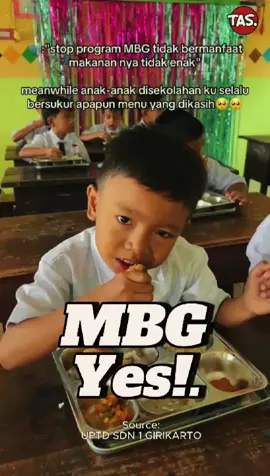 Banyak kisah haru dari program MBG. Ada siswa yg menyisihkan makanan bergizi untuk dibawa pulang ke rumah, dibagikan ke sang nenek tercinta. Bukti nyata bahwa program ini membawa manfaat luas. Gerakan Cegah Lapar dukung #LanjutkanMBG 💚 #mbg #prabowo #fyp  @gerindra @Rizky Irmansyah 