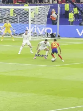 Jude COOKING in 1v1🤯 #judebellingham #bellingham #Viral 