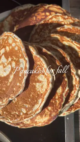 Pancakes for fall with @UBE LAB ! Delicious 💜 #pancakes #ube #fall #fallseason🍂 #fyp  *produit offert