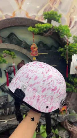 Nón bảo hiểm Nhungd tem mèo kítty dễ thương siêu cute ạ #nonbaohiem #non #xuhuongtiktok #viral #nonbaohiemcokinh 