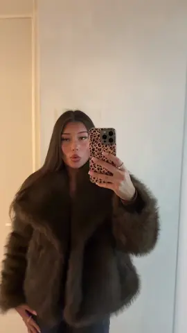y'all love seeing me in my fur don't you?🤓 #fyp 