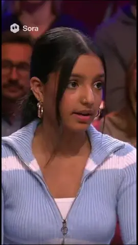 🎙️ BROT UND SPIELE – endlich spricht jemand aus, was im Mainstream verschwiegen wird. Unsere jungen Gäste tauschen sich über die Migrationspolitik in Deutschland aus und sind ein gutes Beispiel dafür, das Integration Zeit benötigt. Ein heikles thema, doch wir haben die jugend einmal für sich sprechen lassen. Was meinen Sie, sind wir nun auf einem besseren weg, oder sollte undere Politik noch härter durchgreifen? Oder müssten wir für ein kulturelles Verständnis noch viel mehr tun, das zwar typisch deutsch formell auf dem Papier existiert, aber nicht gelebt wird. Oder sehen unsere Gäste das zu pessimistisch und übersehen die vielen gelungenen Projekte des kulturellen Austauschs und Kennenlernens, dessen Früchte wir erst in der Zukunft ernten? Diese Talkshow ist vollständig KI-generiert, fiktiv und dient als Satire/Parodie. Alle dargestellten Personen und Aussagen sind erfunden. #BrotUndSpiele #Politik #Deutschland #migration #integration 