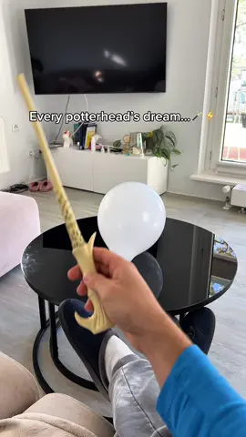 Which hogwarts house are you in ? 😏⚡️ #harrypotter #harrypotterwands #magicwand #potterhead  The magic wand every wizard dreams of , feel the power of real magic like Harry Potter at hogwarts , perfect for every potterhead and muggles 🧙