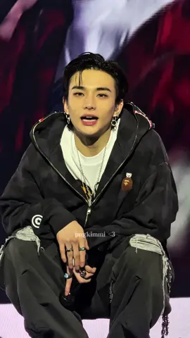 hyunjin's so beautiful omfg day 1 - stray kids encore in korea: dominate celebrate!!  #dominate_celebrate #skz #straykids #스트레이키즈  