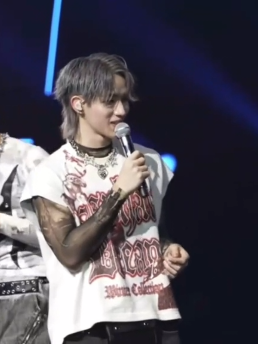เห้ยยๆๆๆๆ ไอตี๋คุยไรกันเห้ยยยยยย #LYKNDuskAndDawnConcertD1 #nnutdan #hongshihoshi #นัทฮง 