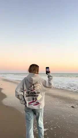 “Endless Summer”.. wish you were here 🩵 drops TODAY 9 am pst.. #endlesssummer #hoodie #beach 