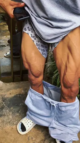 unlocked quad veins 😮‍💨#ethiopian_tik_tok🇪🇹🇪🇹 #gymmotivation #bodybulding 
