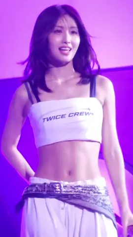 her abs 😭💥 #momo #hiraimomo #twice #momotwice #twice_10th_anniversary 