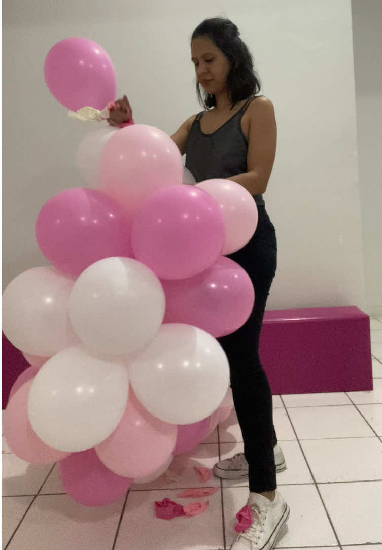 Estourando balões com as mãos  . 🎈 . #globos #ball #fyp #luftballons #luftballon 